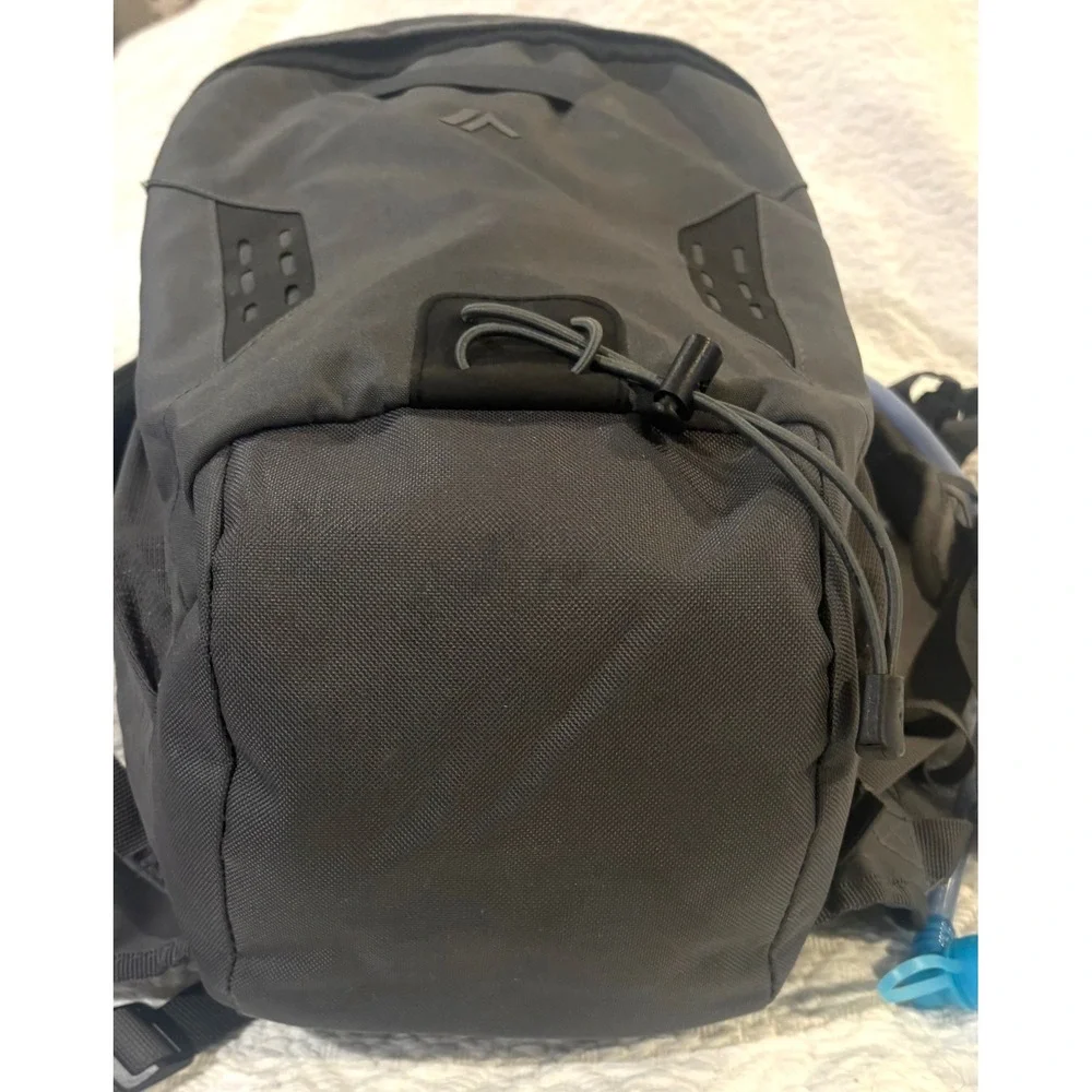 Quest Hydration Backpack Gray Hiking Daypack with Water Reservoir Bladder